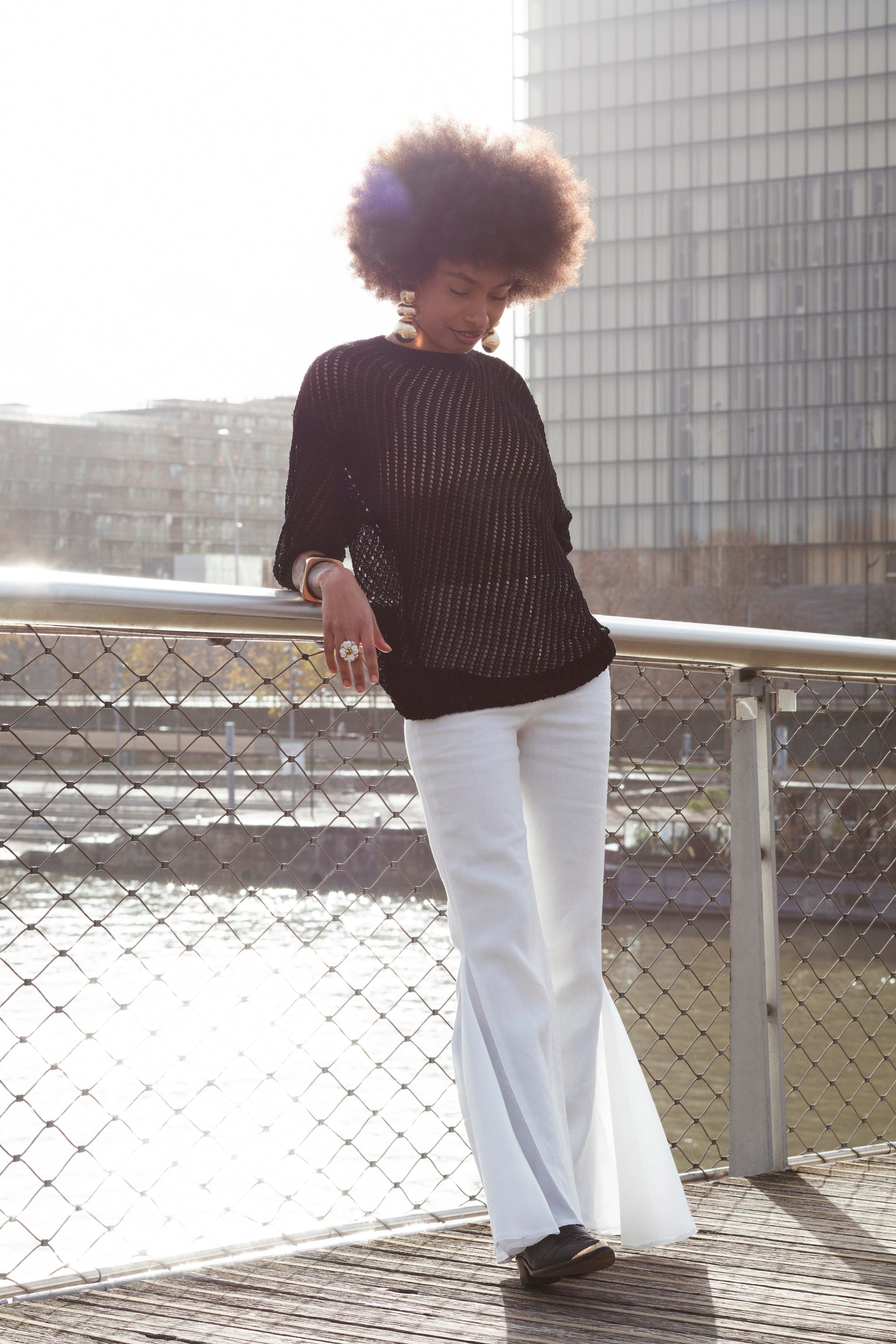 Pantalon El Sarawil Ila-Lyone en lin et soie - fabrication française vue plein pied trois quarts